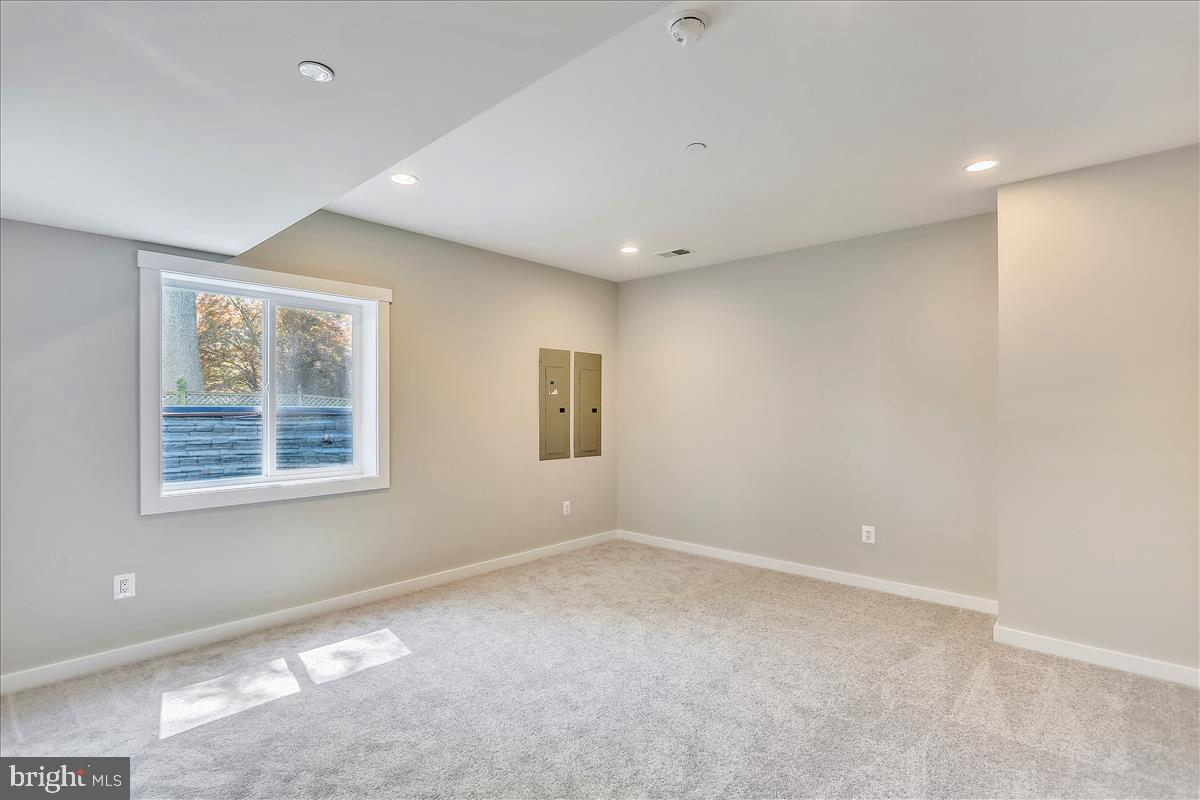 BURNING TREE ESTATES - Residential