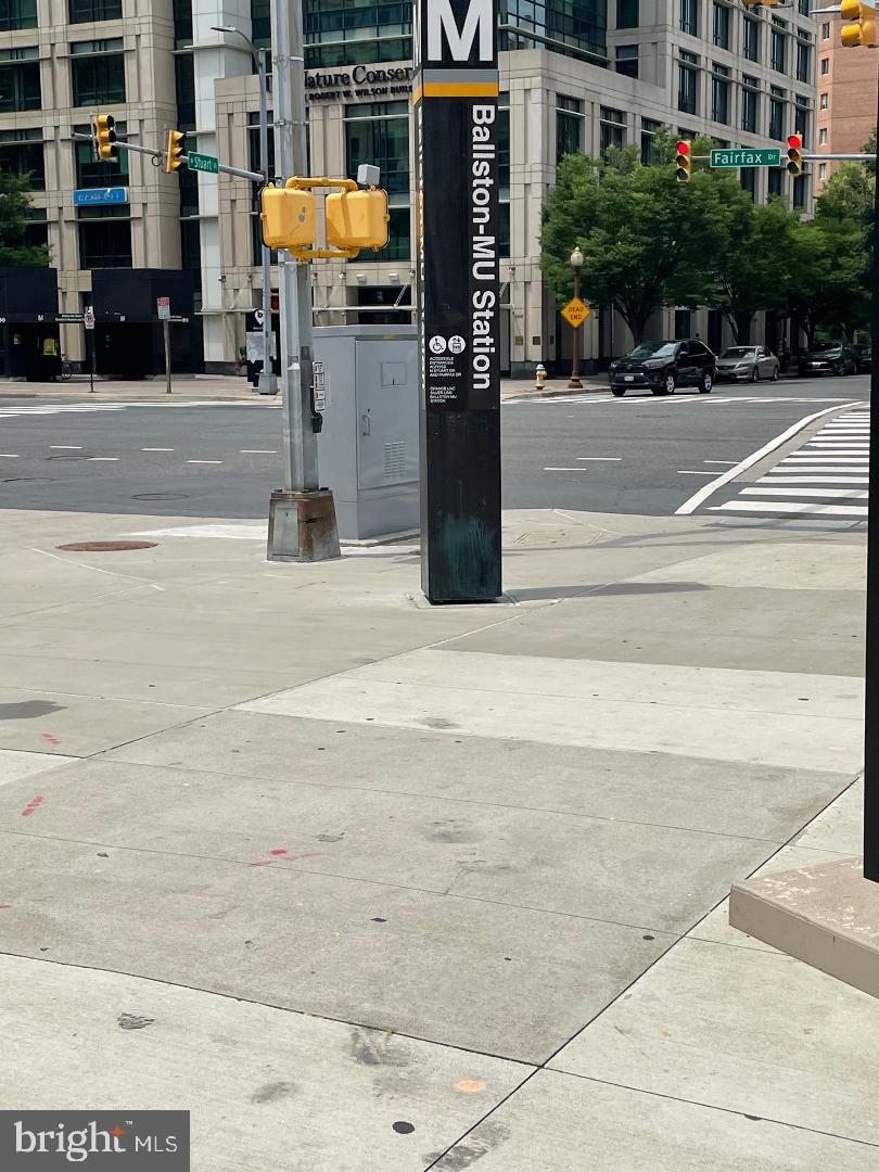 1000 N RANDOLPH STREET 104