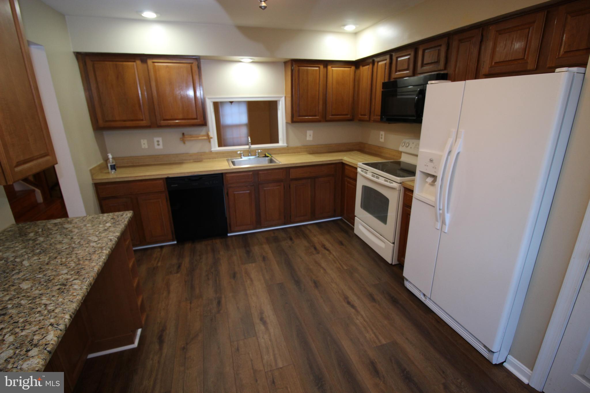 FOREST VIEW - Residential Lease