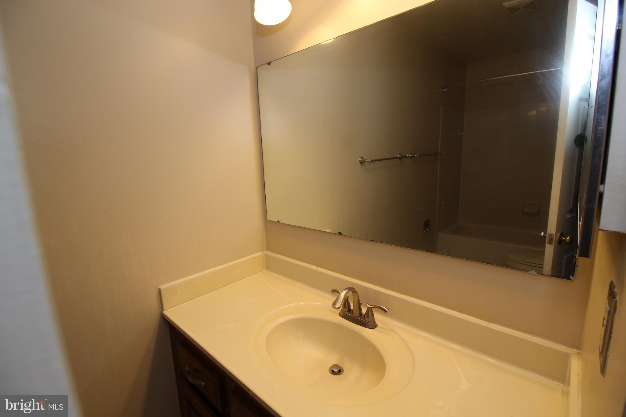 FOREST VIEW - Residential Lease