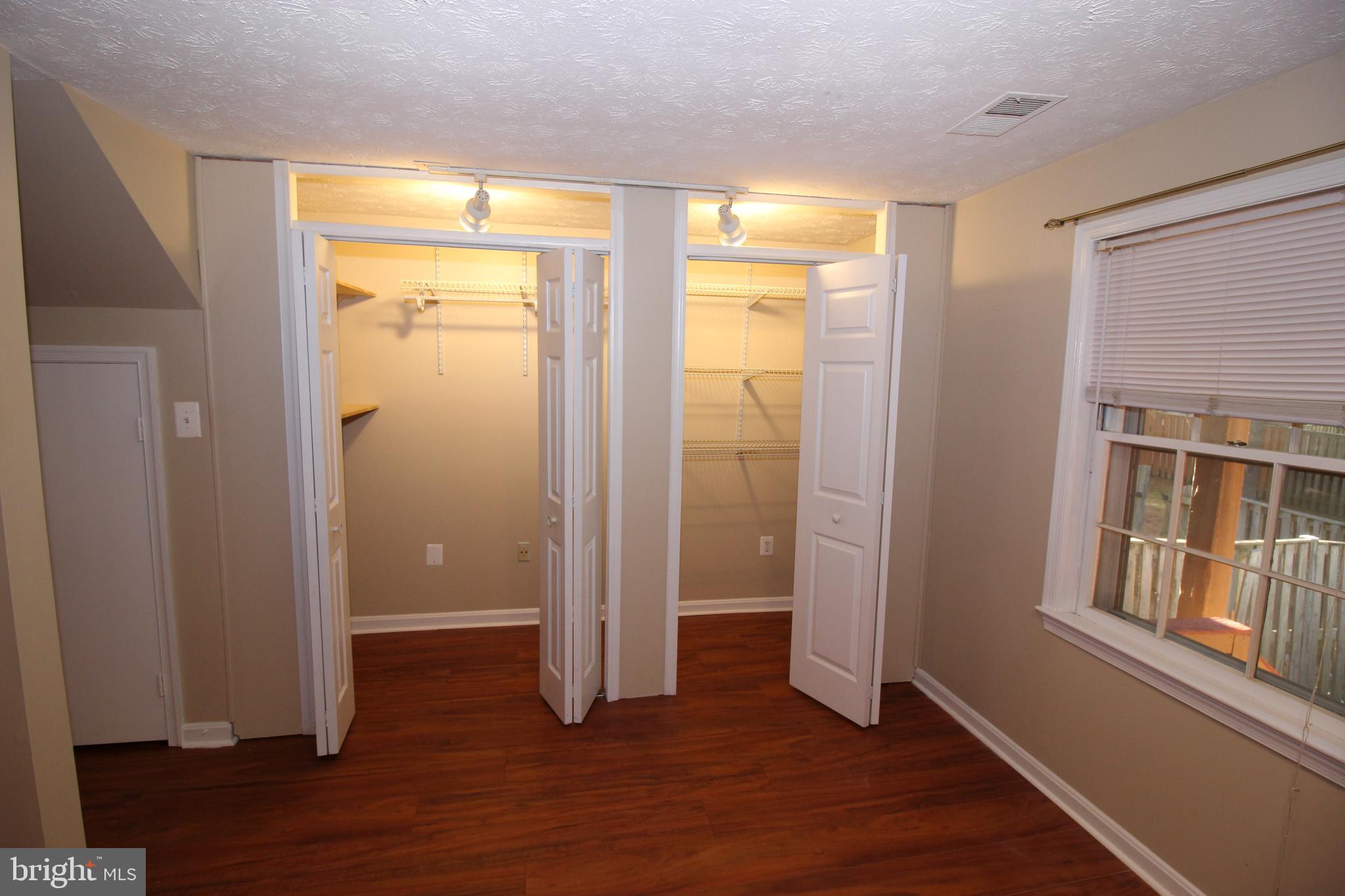 FOREST VIEW - Residential Lease