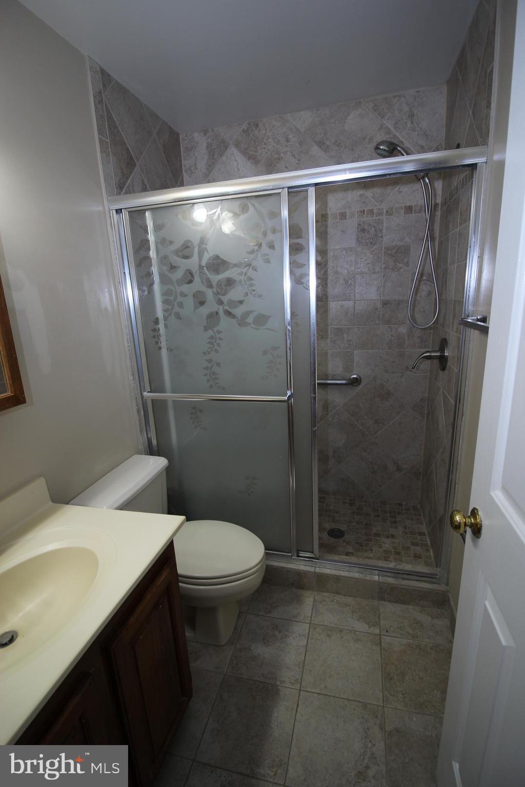 FOREST VIEW - Residential Lease