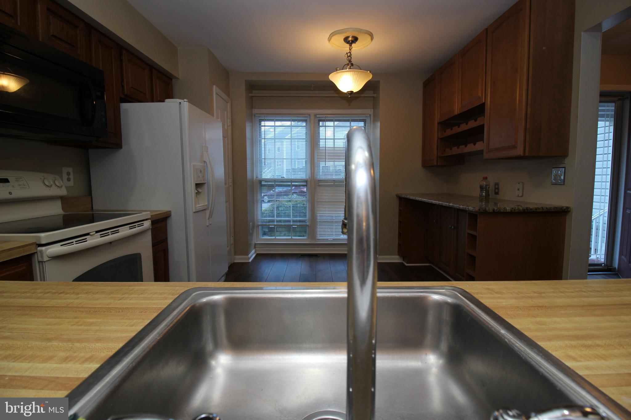 FOREST VIEW - Residential Lease