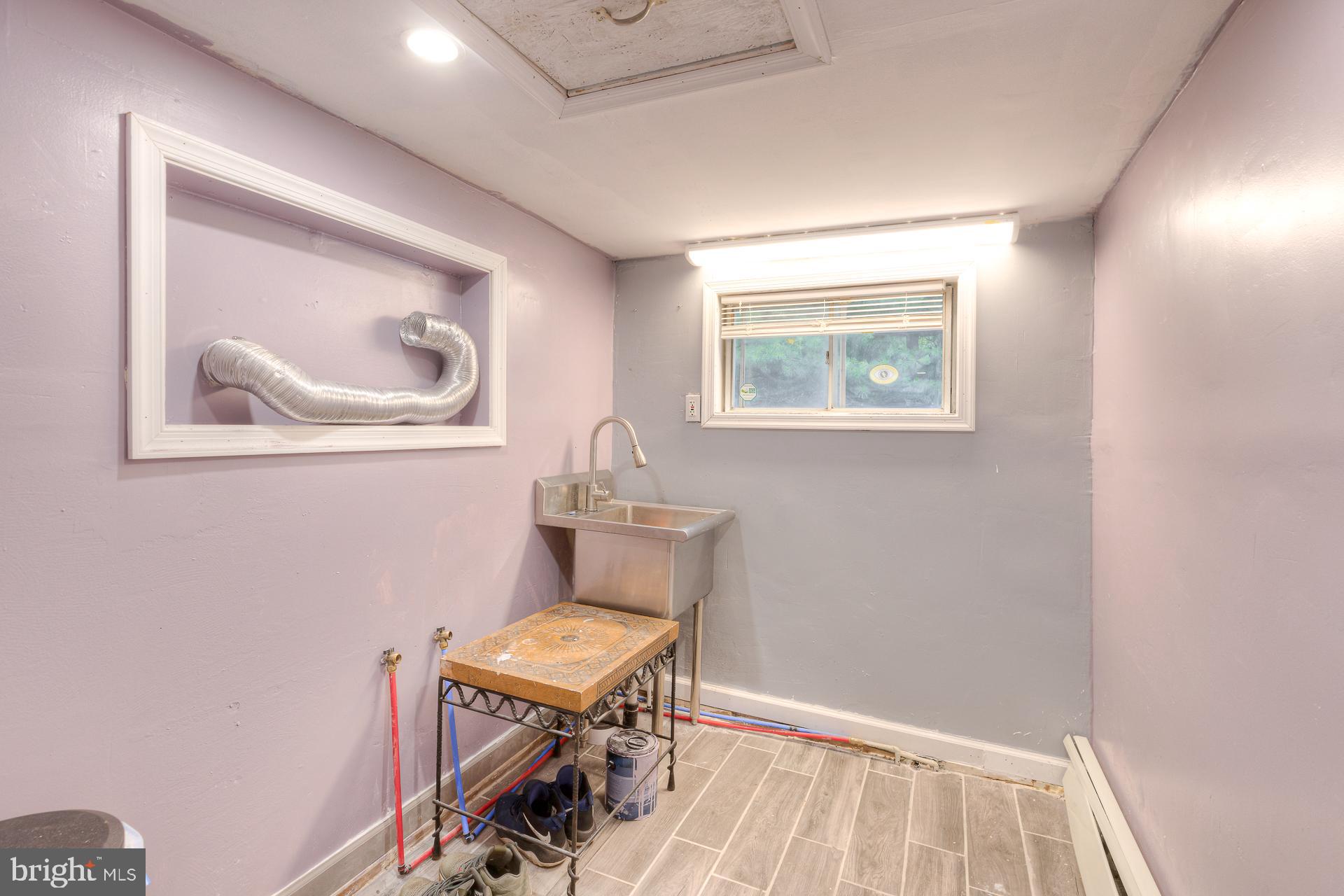 ROXBOROUGH - Residential