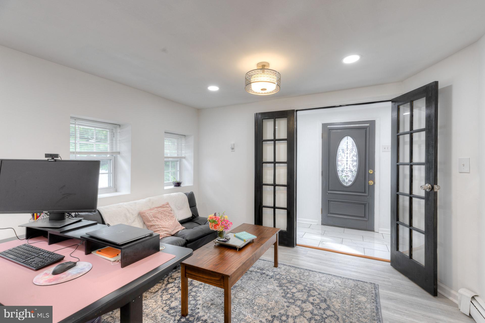 ROXBOROUGH - Residential