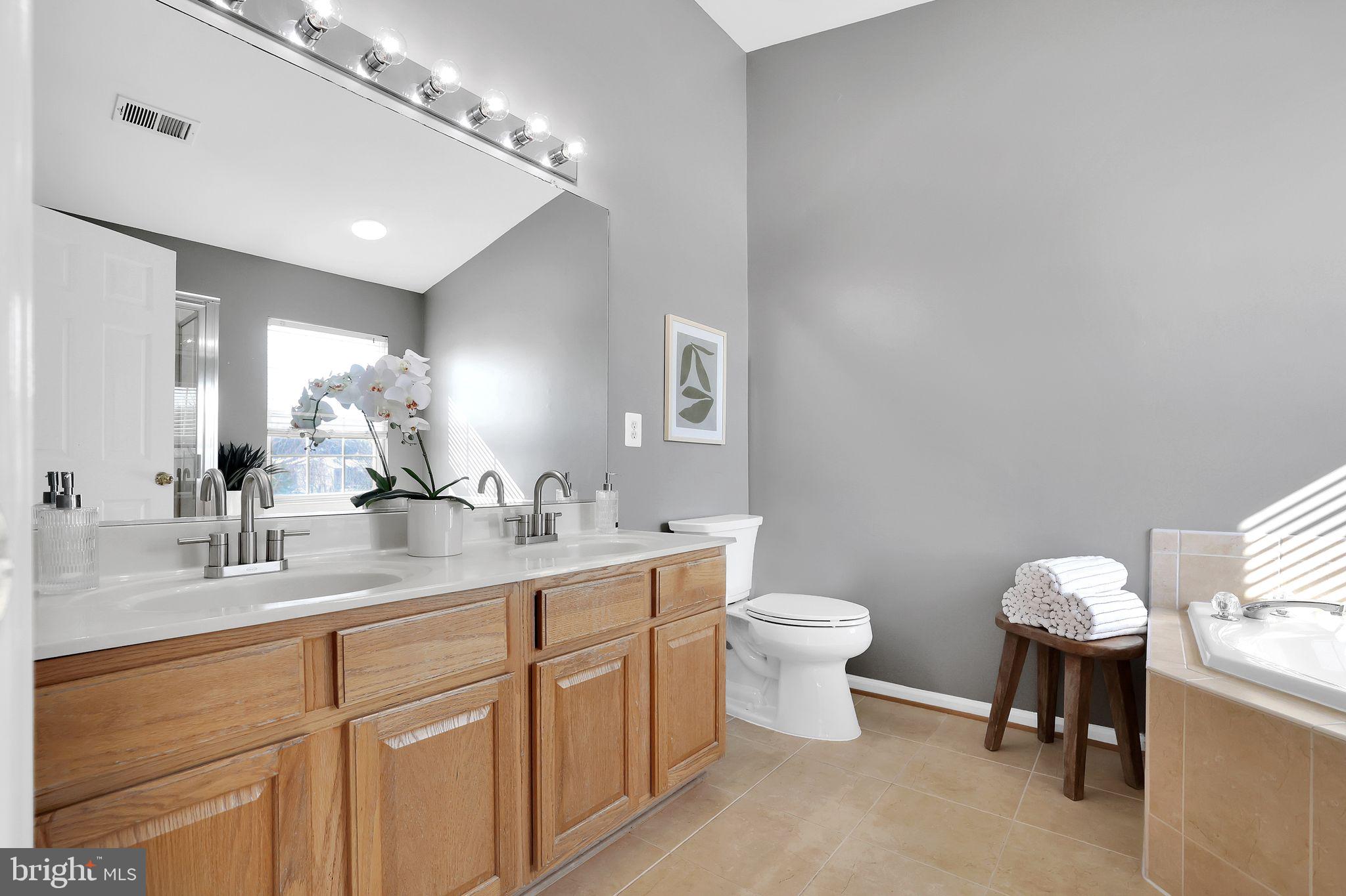 STRATFORD - Residential