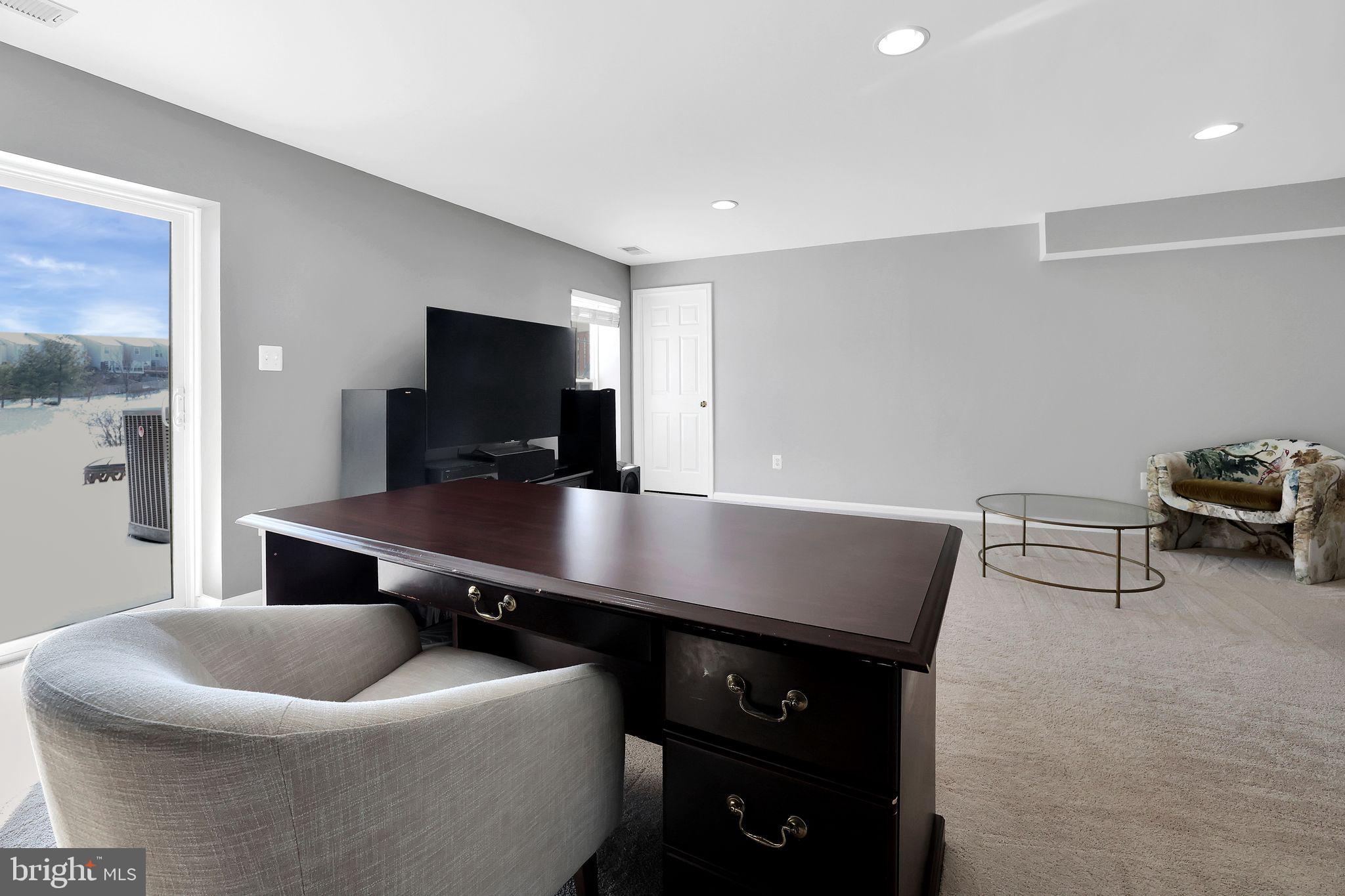 STRATFORD - Residential