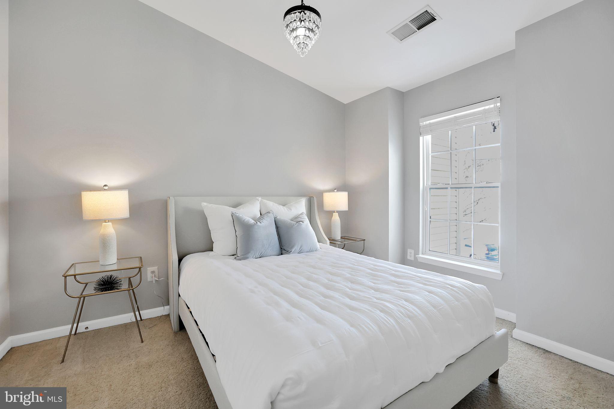 STRATFORD - Residential