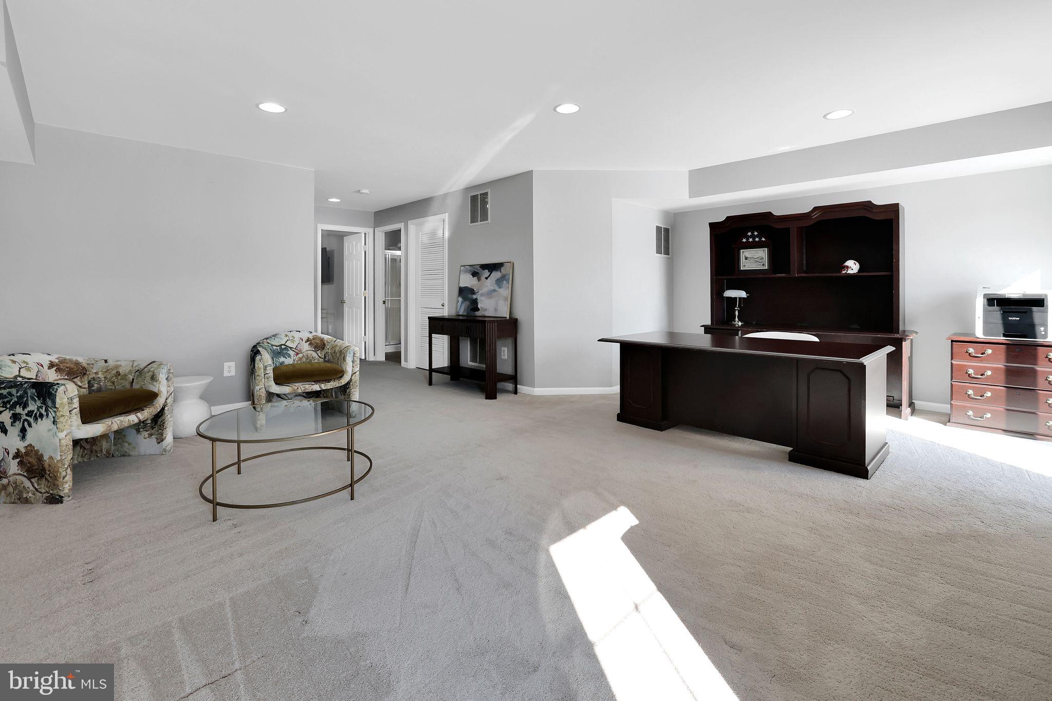 STRATFORD - Residential