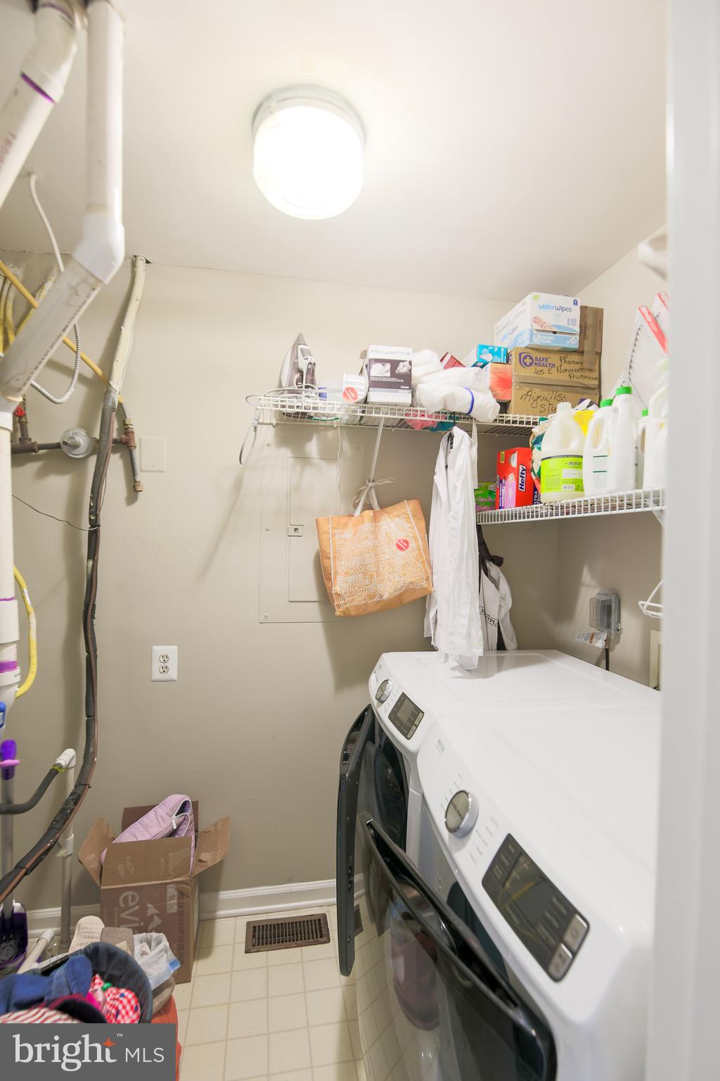 OLD TOWN VILLAGE - Residential Lease