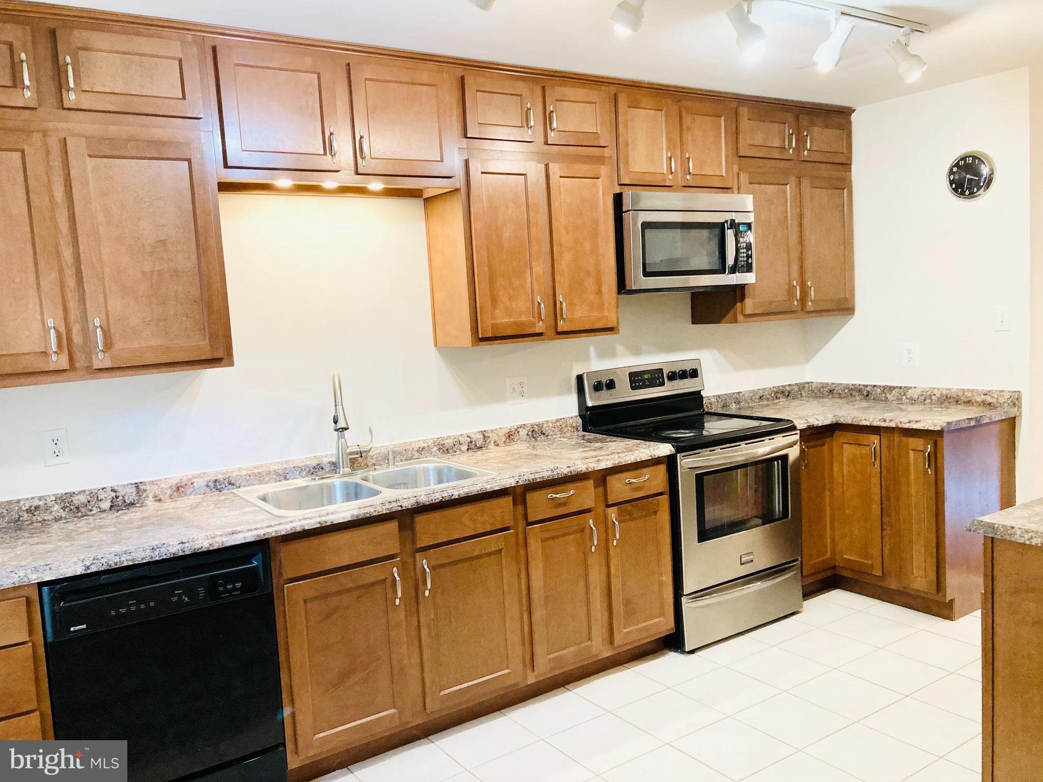 SWAN POINT - Residential