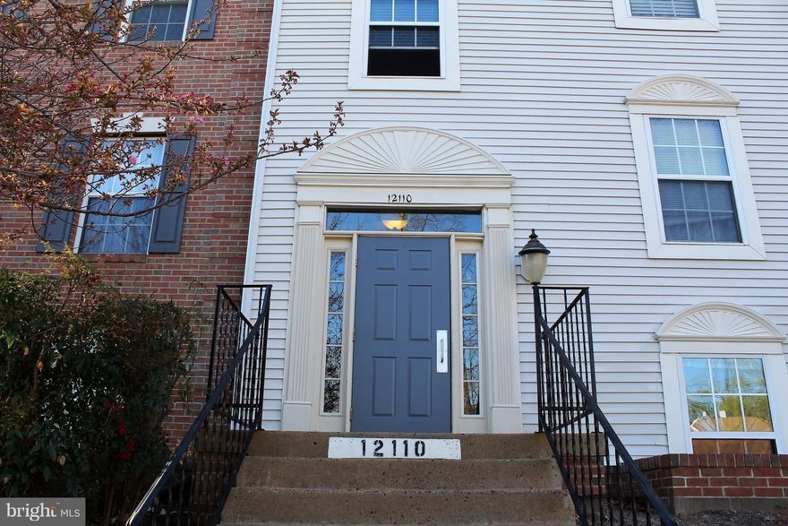 Just reduced. Desirable 2 BD/2BA Condo in a great golf course community of Penderbrook. Bright w/open floor plan. Upgraded Gourmet kitchen w/Granite countertop & SS appliances. Upgraded Master Bath. Throughout Wood flooring. Paved Patio. Neutral paint. Well maintained, Move in condition. Lot of great amenities, close to transportation, shopping, great for walking, pets friendly.