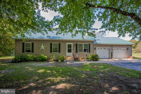 Homes For Sale - 404 S Memorial Drive<br/> Wicomico County, DELMAR, MD 21875