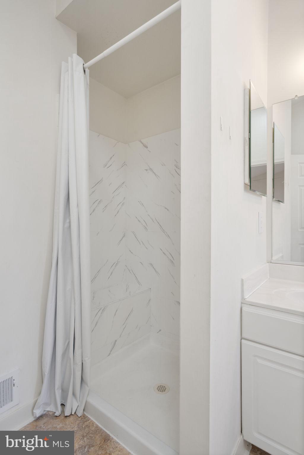 POTOMAC LAKES - Residential