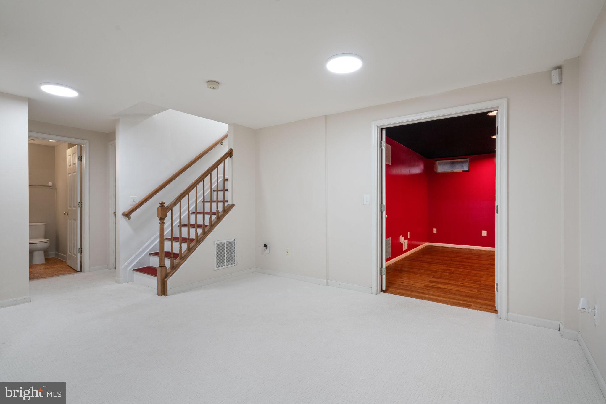 POTOMAC LAKES - Residential