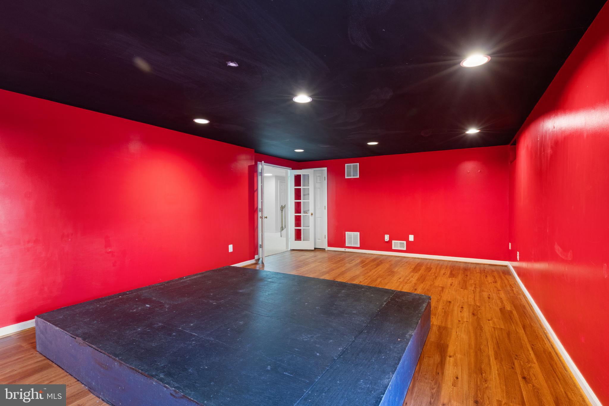 POTOMAC LAKES - Residential