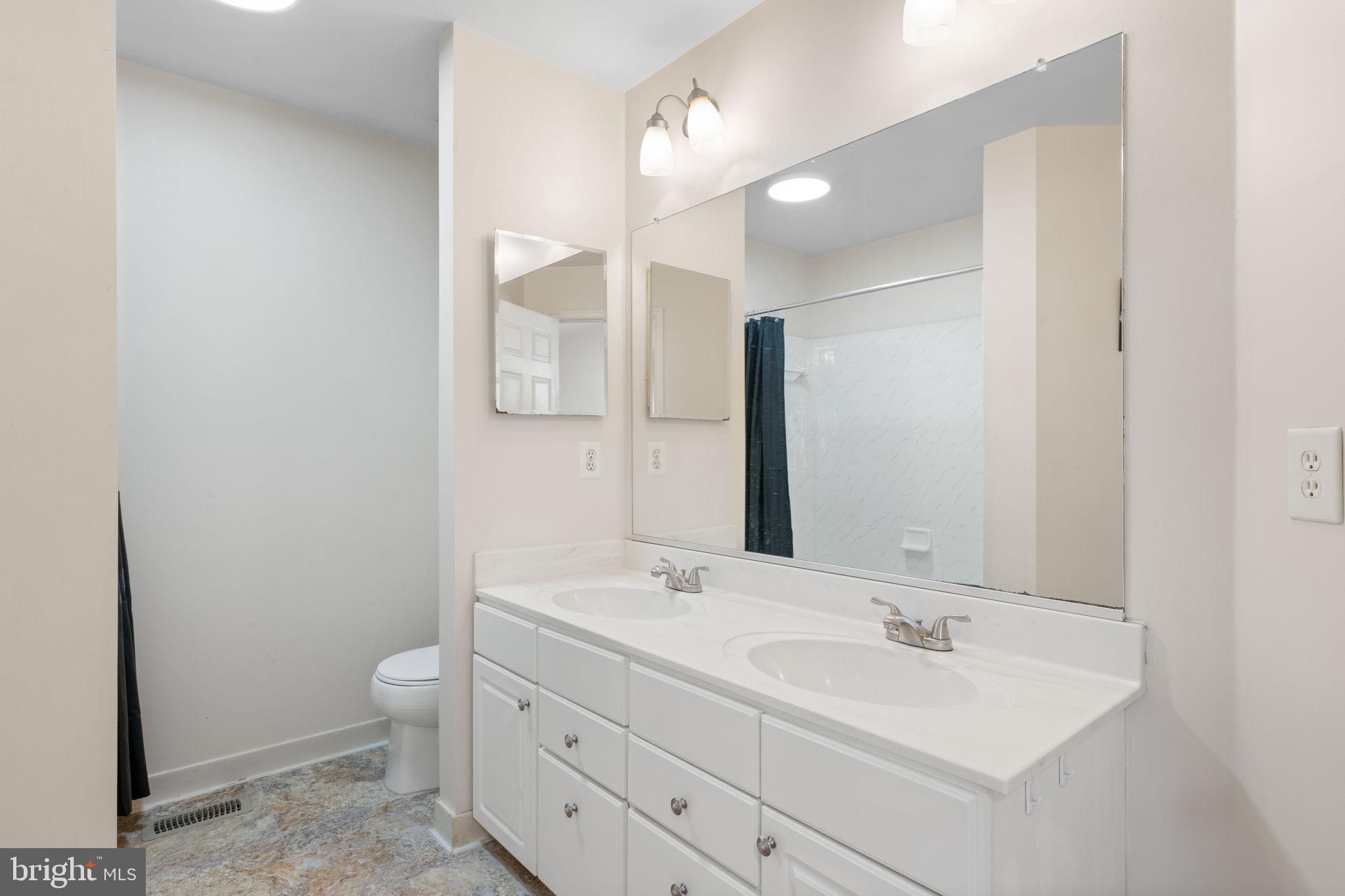 POTOMAC LAKES - Residential