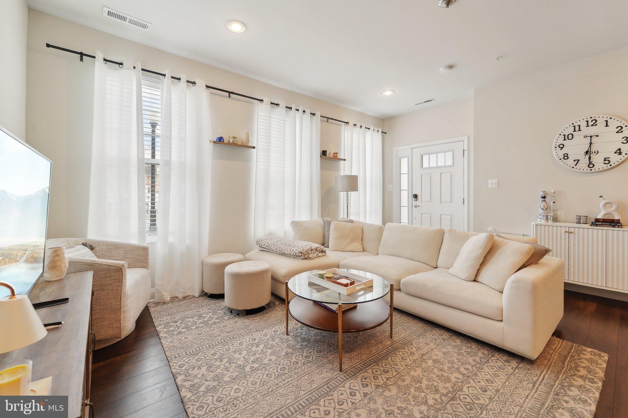 WESTVIEW SOUTH - Residential Lease