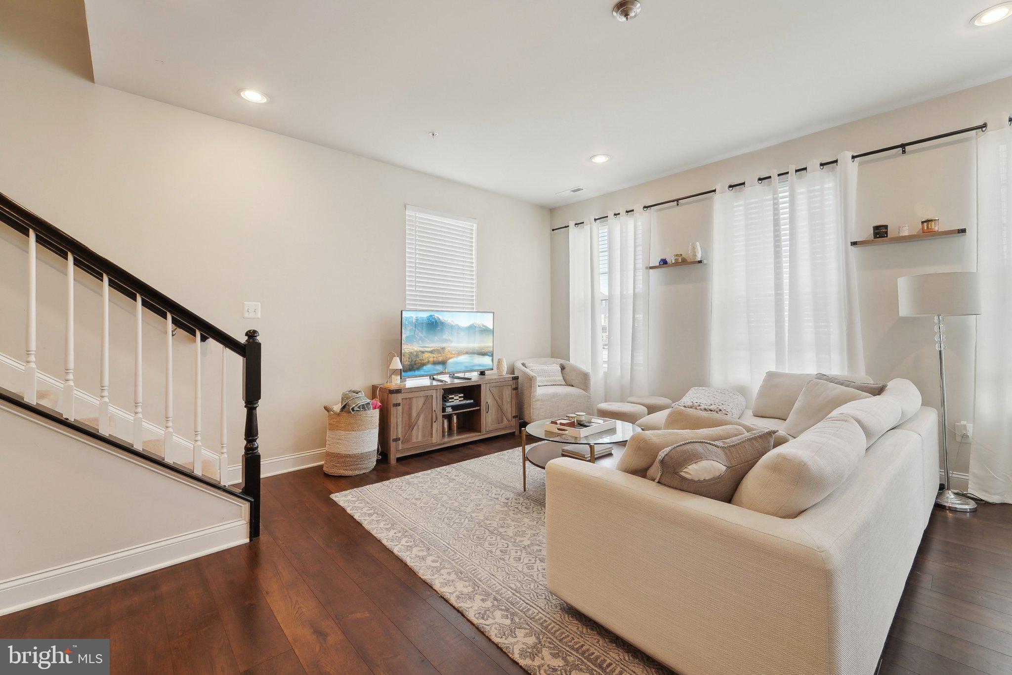 WESTVIEW SOUTH - Residential Lease