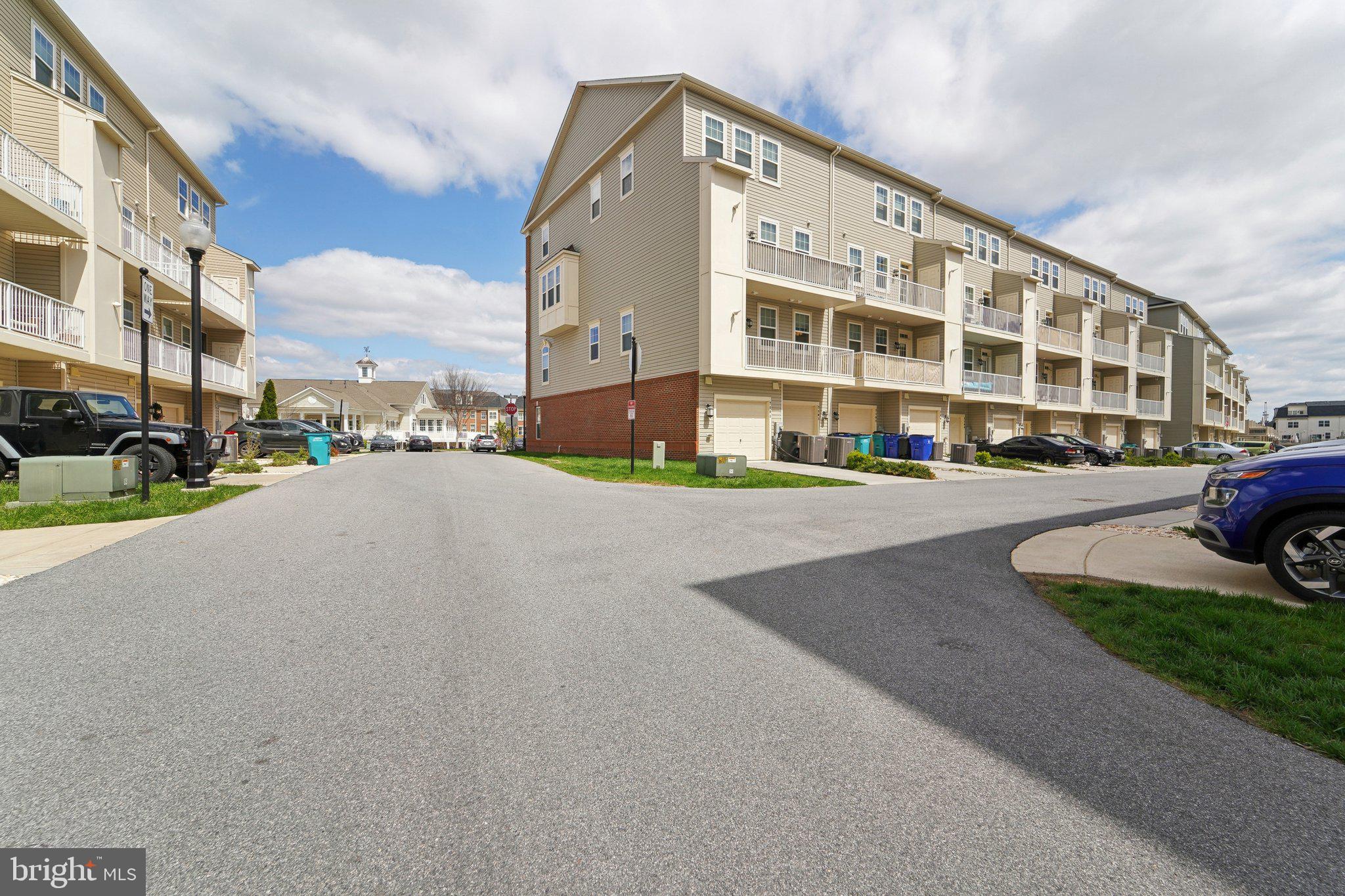 WESTVIEW SOUTH - Residential Lease