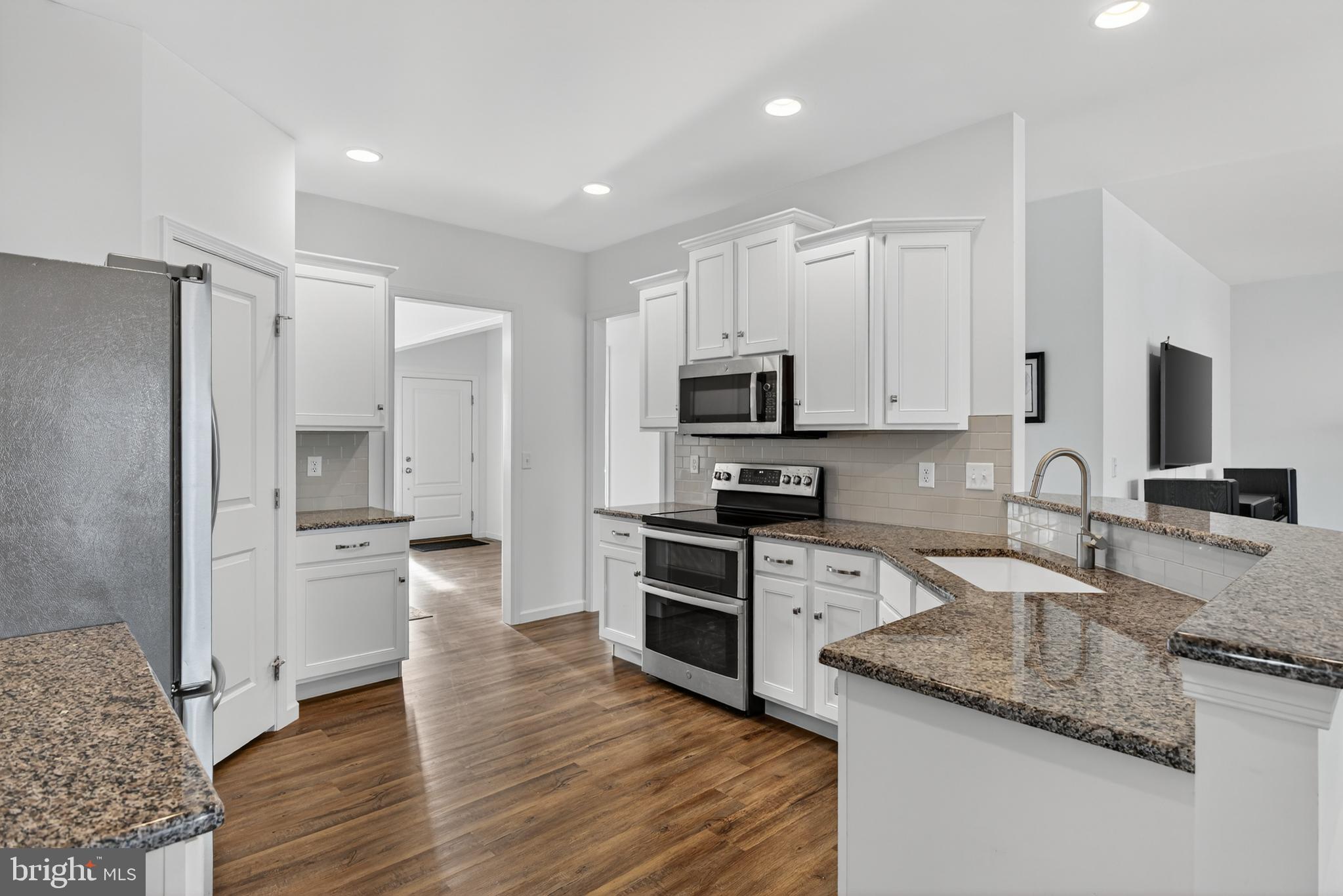 ROCKVILLE ESTATES - Residential