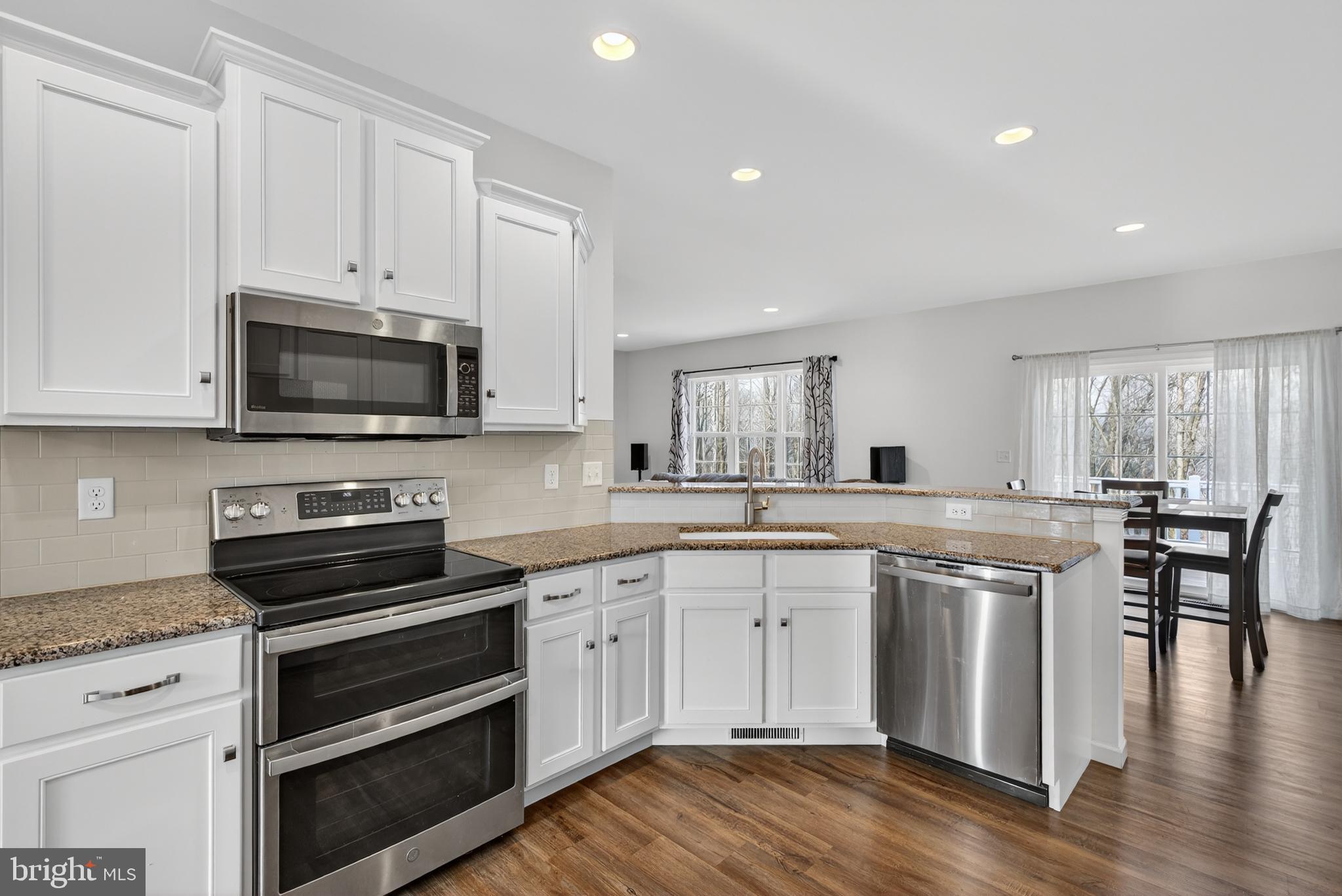 ROCKVILLE ESTATES - Residential