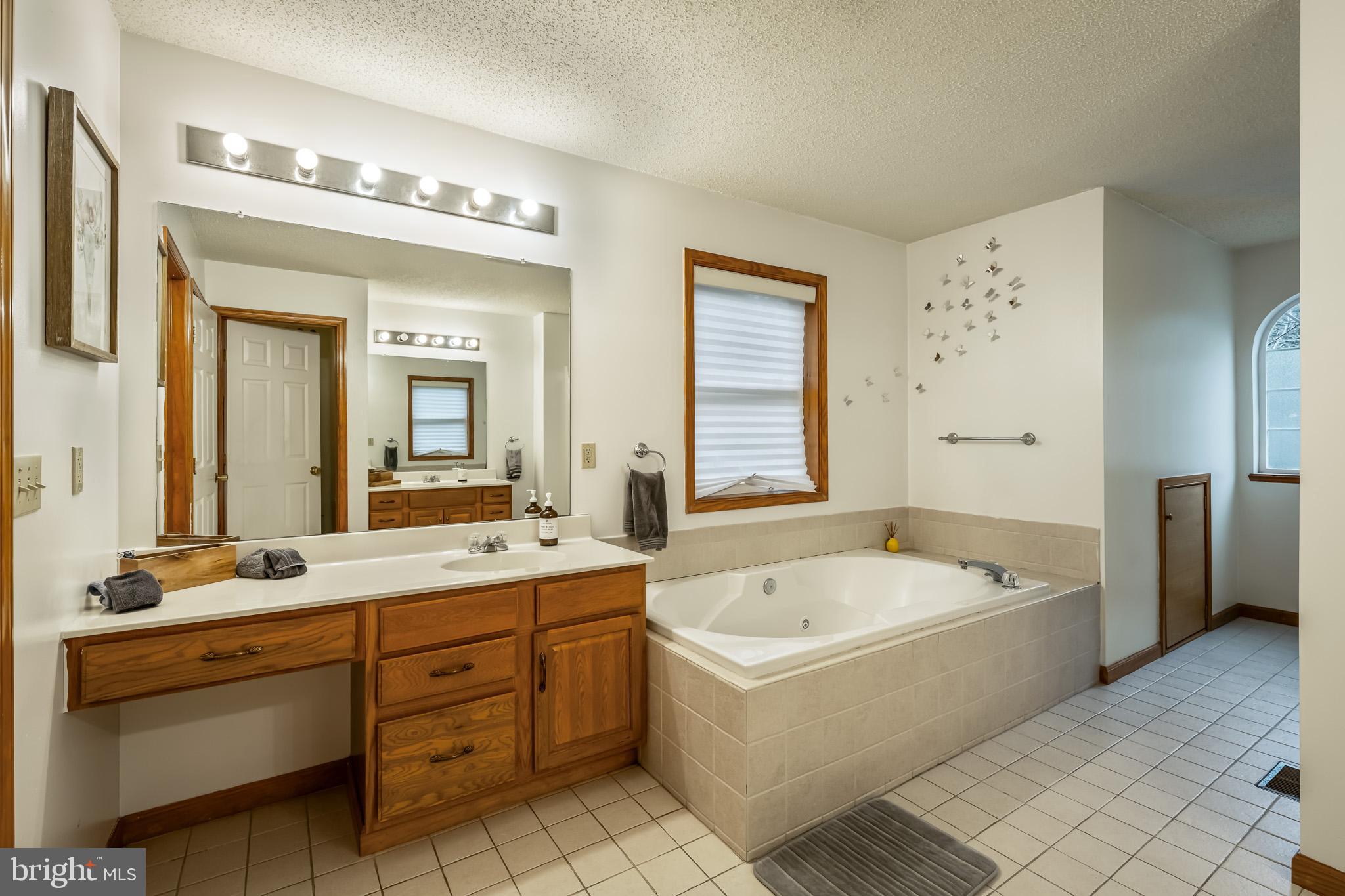 POCONO FARMS EAST - Residential