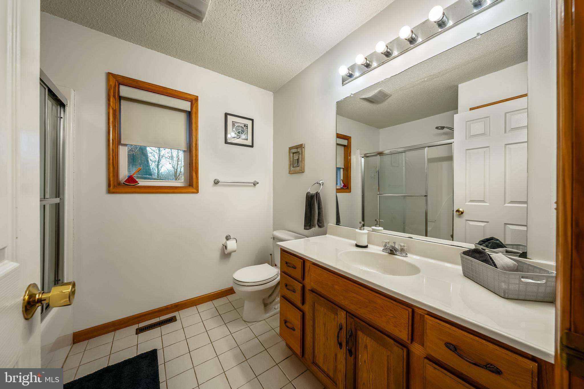 POCONO FARMS EAST - Residential