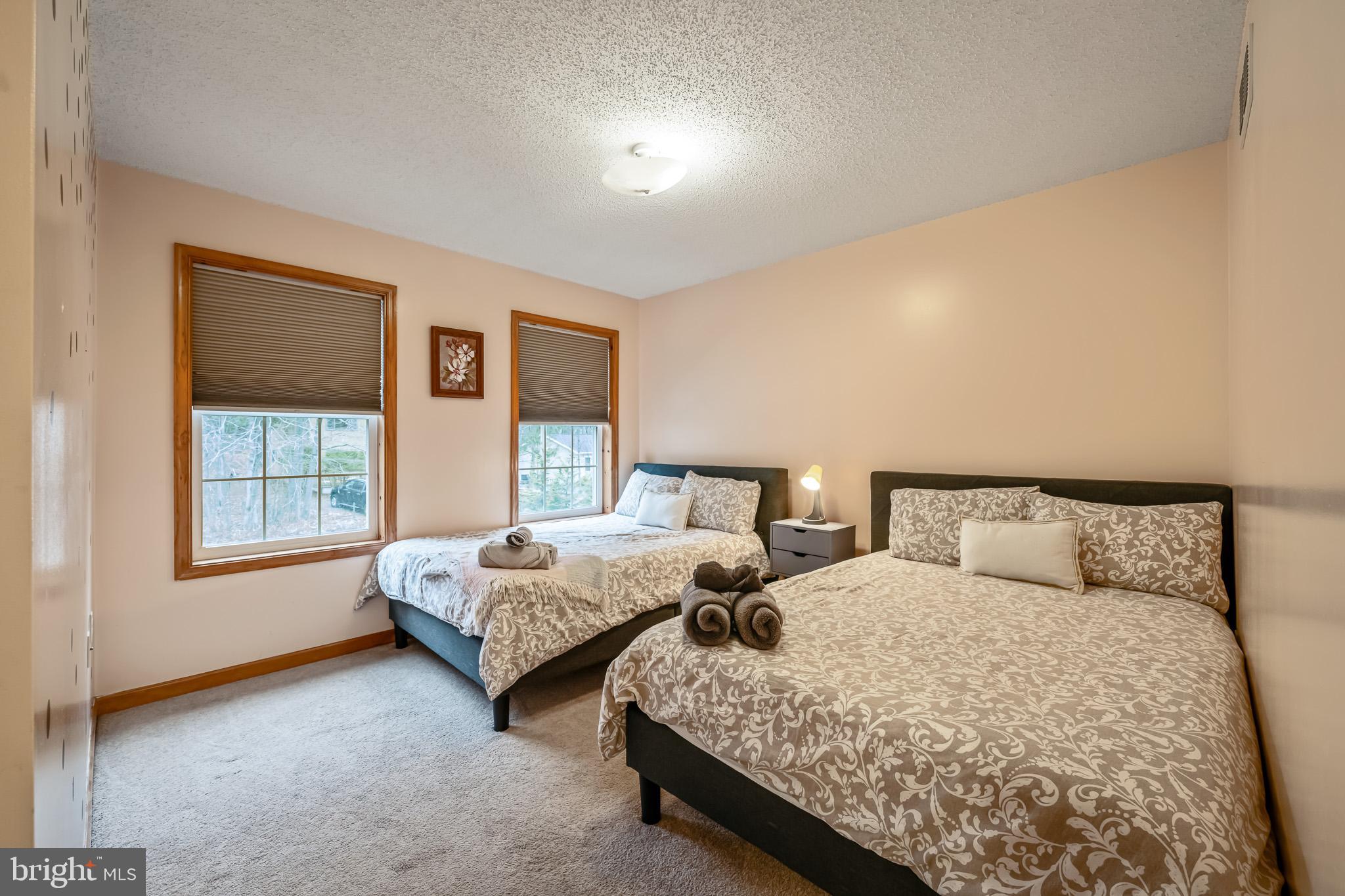 POCONO FARMS EAST - Residential