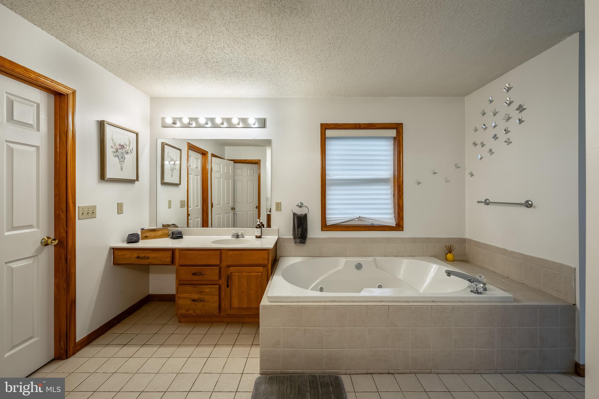 POCONO FARMS EAST - Residential