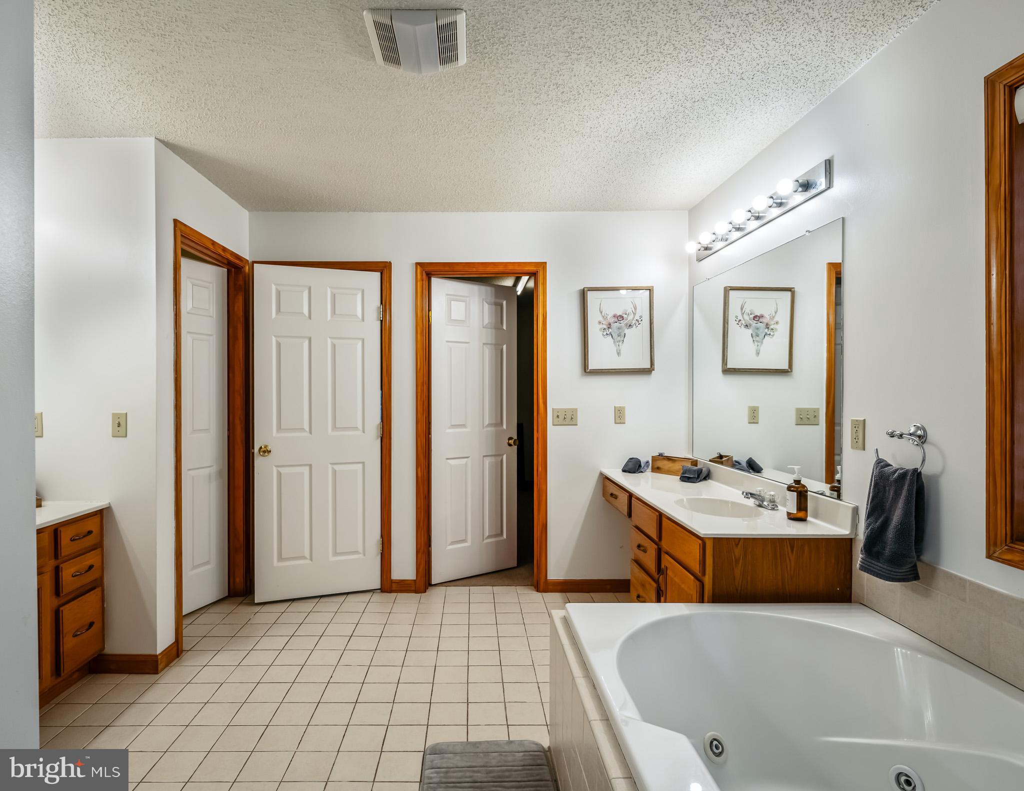 POCONO FARMS EAST - Residential