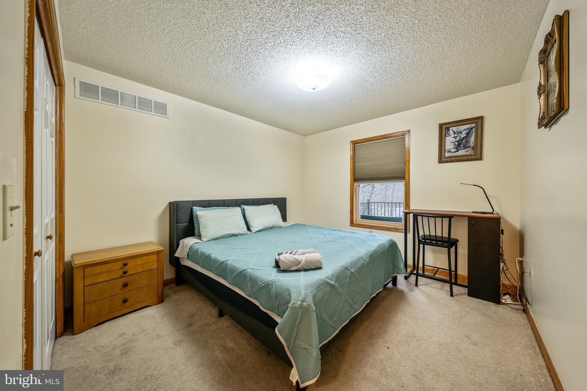 POCONO FARMS EAST - Residential