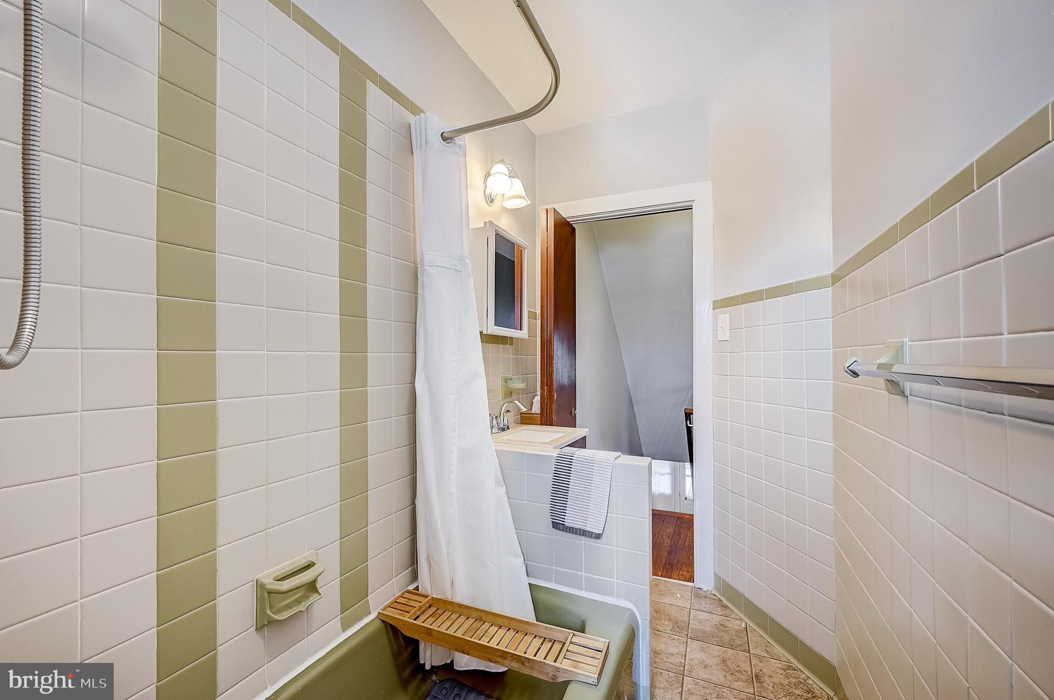 LANSDALE - Residential