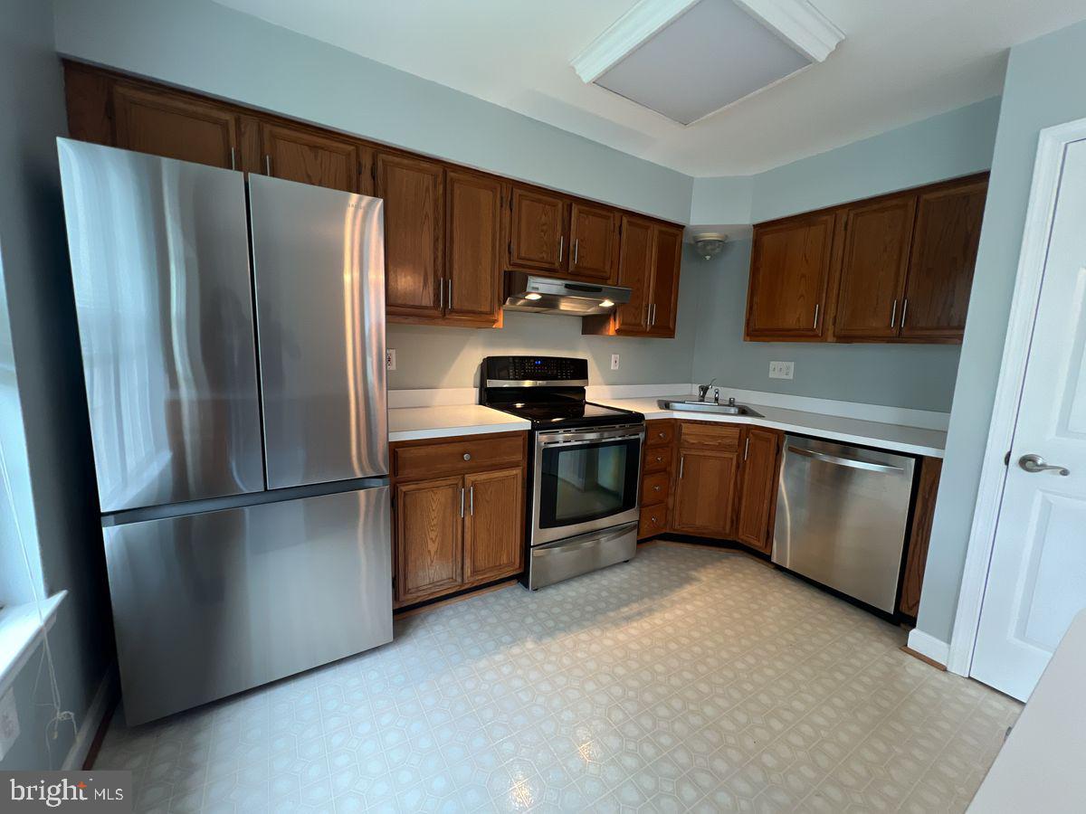 6402 VIEW POINT COURT