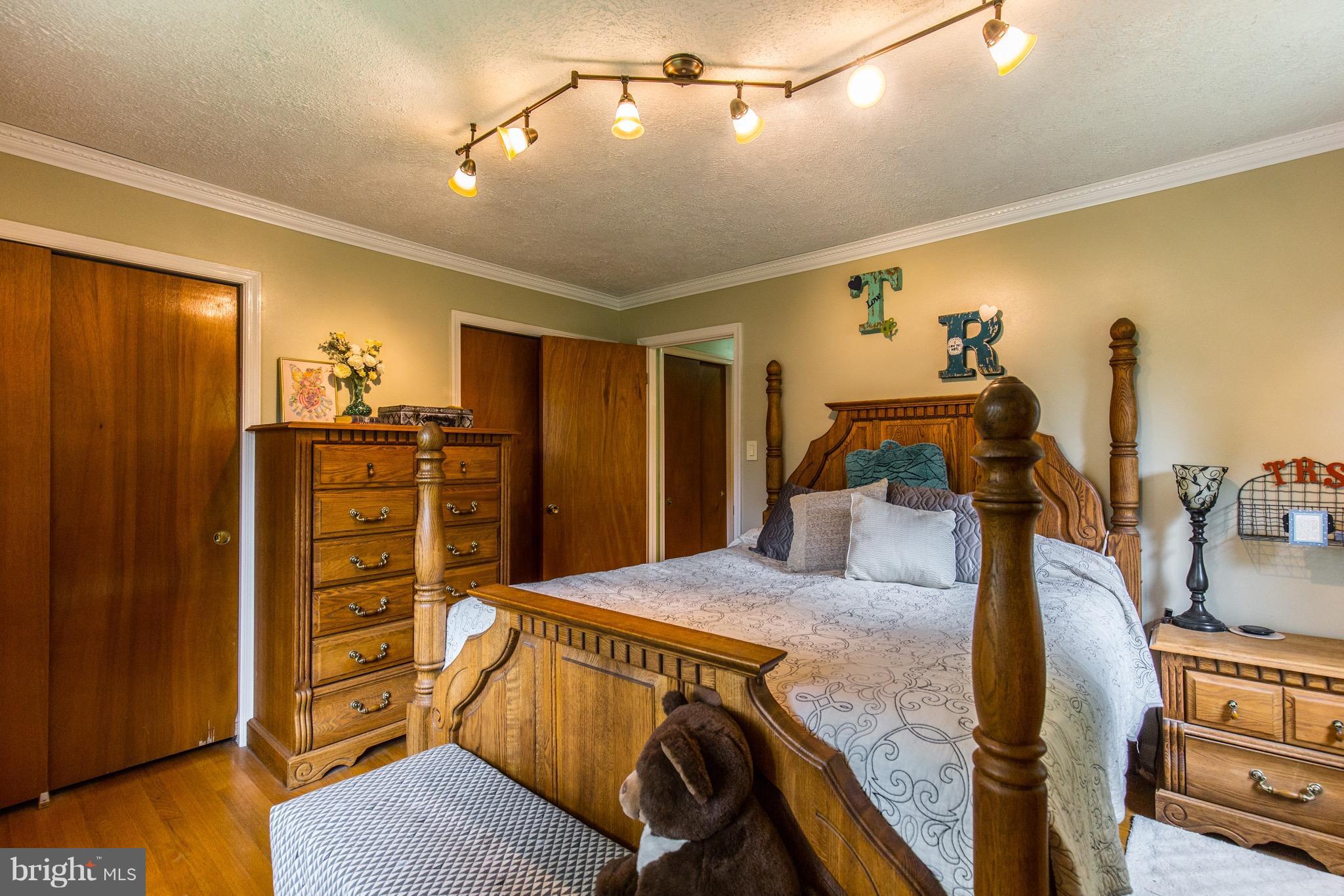 HALLEY ESTATES - Residential