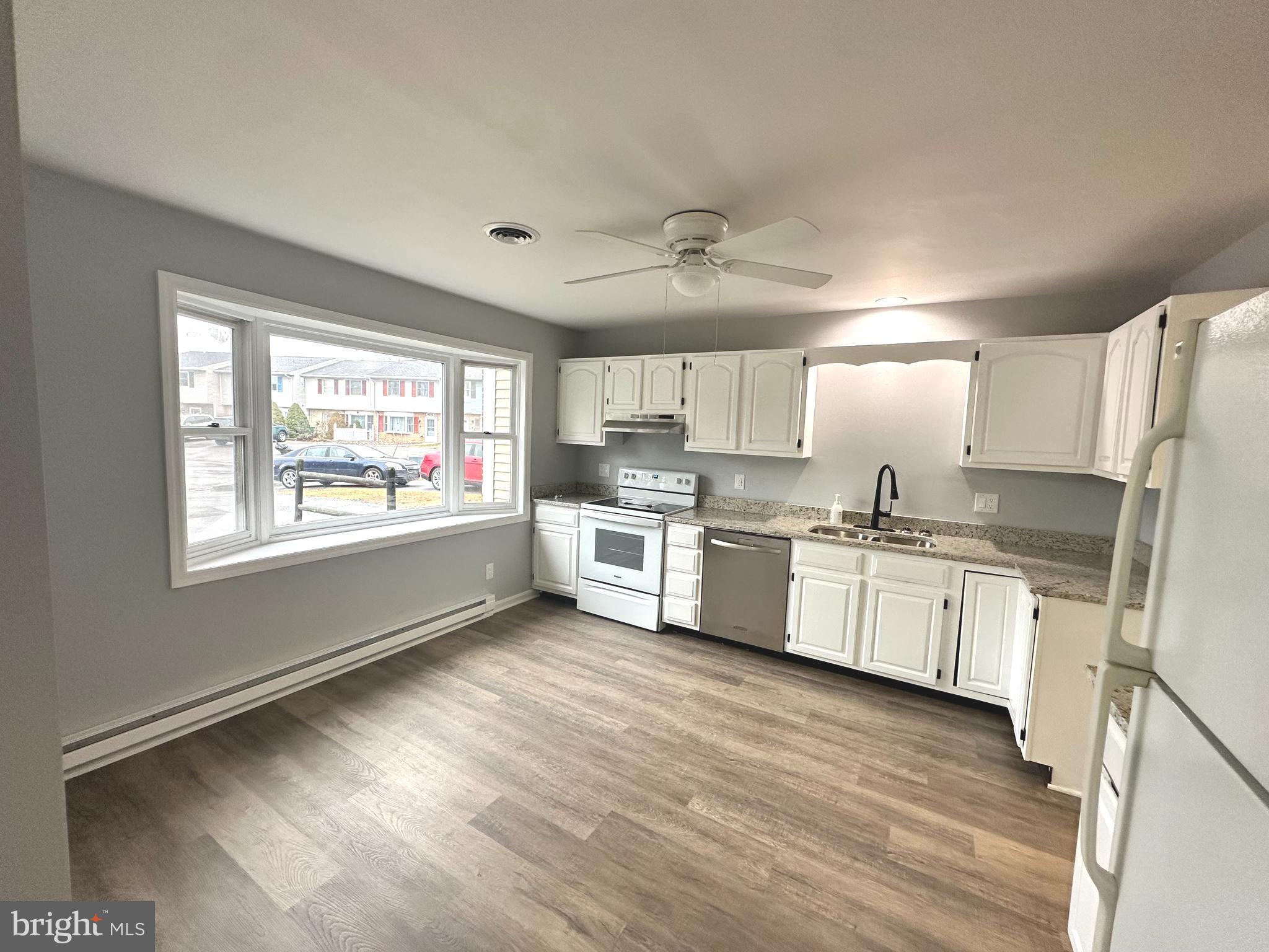 SHERWOOD MANOR - Residential