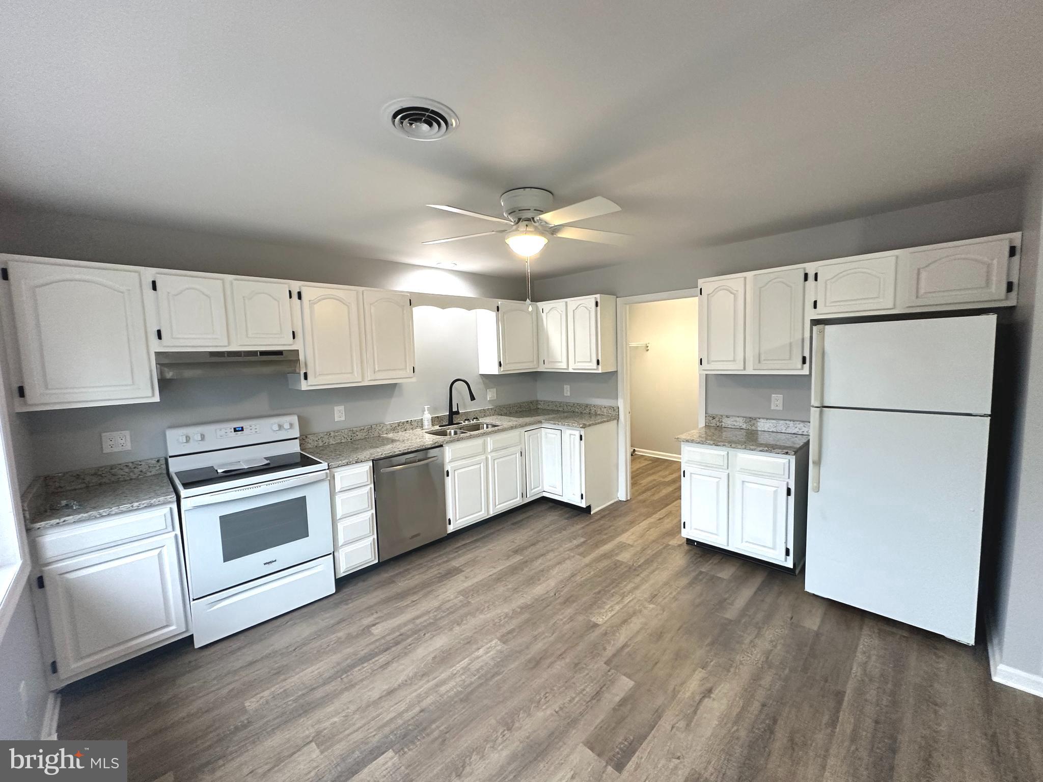 SHERWOOD MANOR - Residential