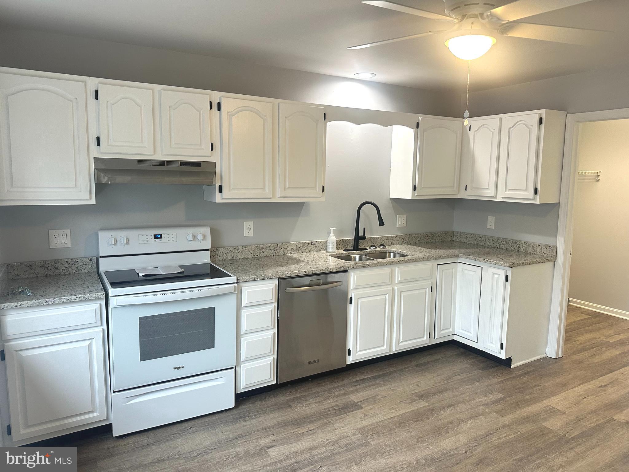 SHERWOOD MANOR - Residential