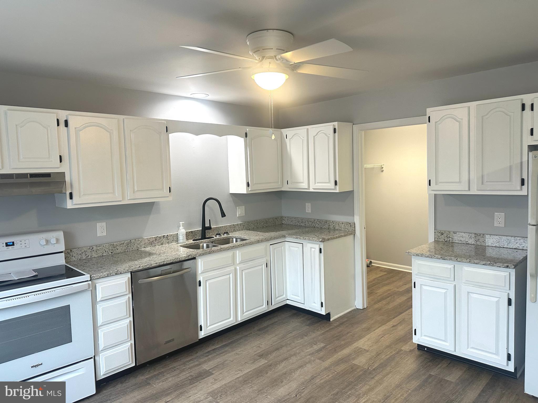 SHERWOOD MANOR - Residential