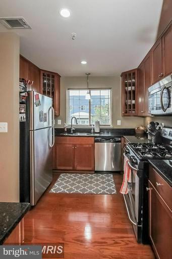 WEST VILLAGE OF SHIRLINGTON - Residential Lease