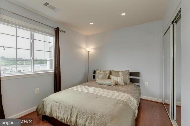 WEST VILLAGE OF SHIRLINGTON - Residential Lease