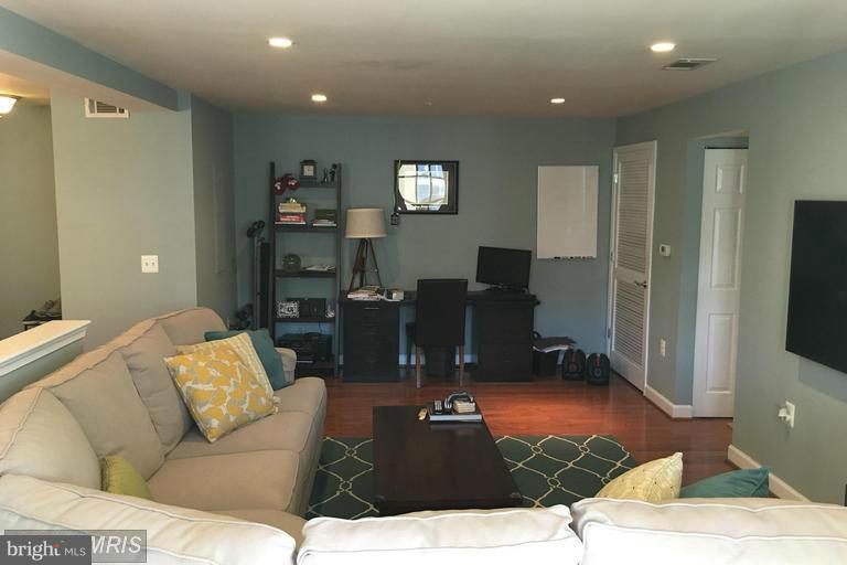 WEST VILLAGE OF SHIRLINGTON - Residential Lease