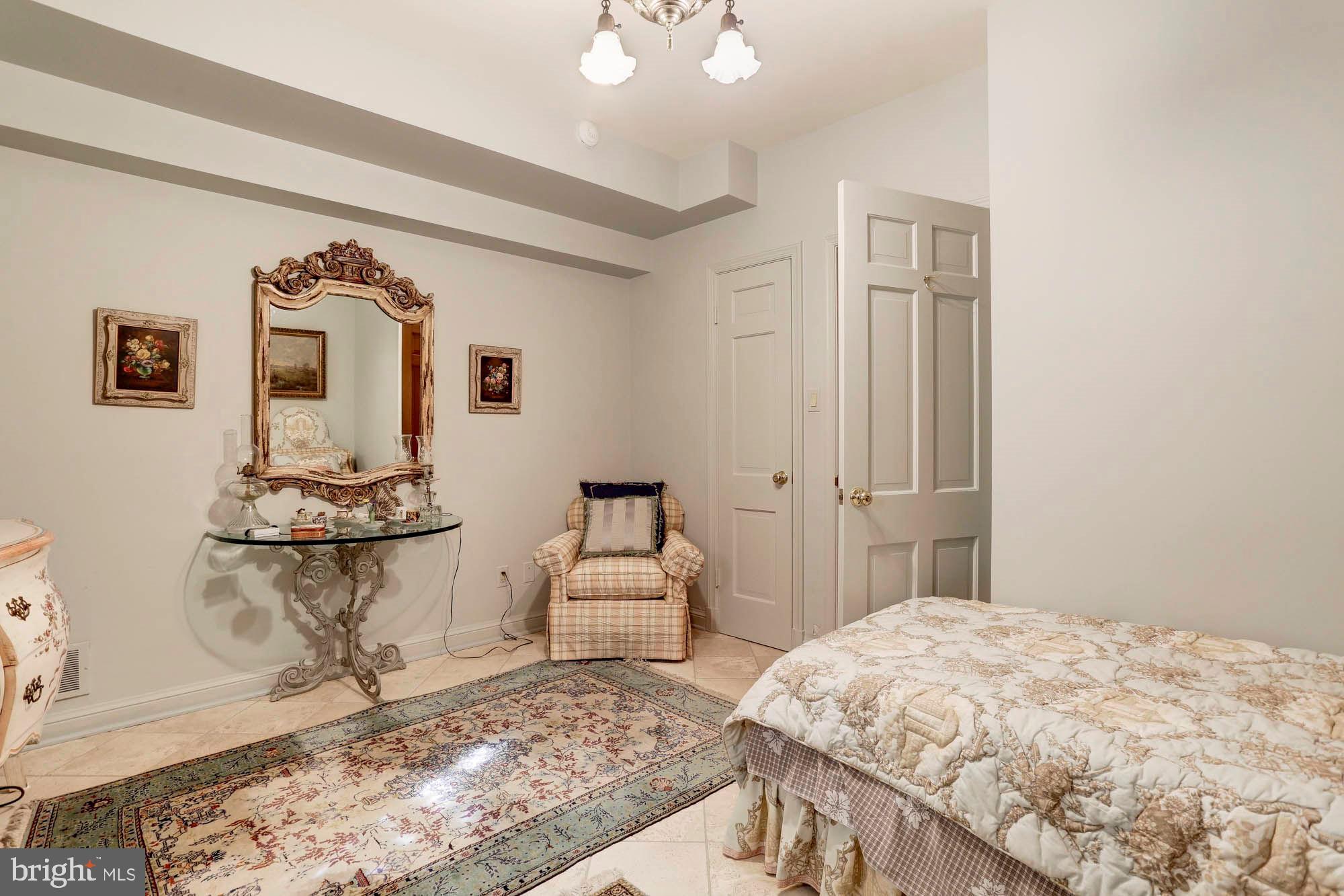 FARMINGTON - Residential