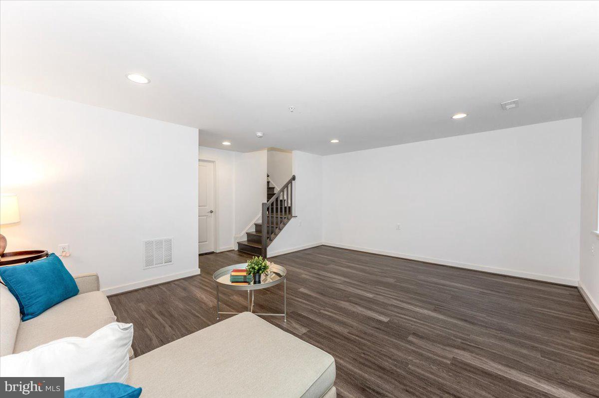 EASTCHURCH - Residential