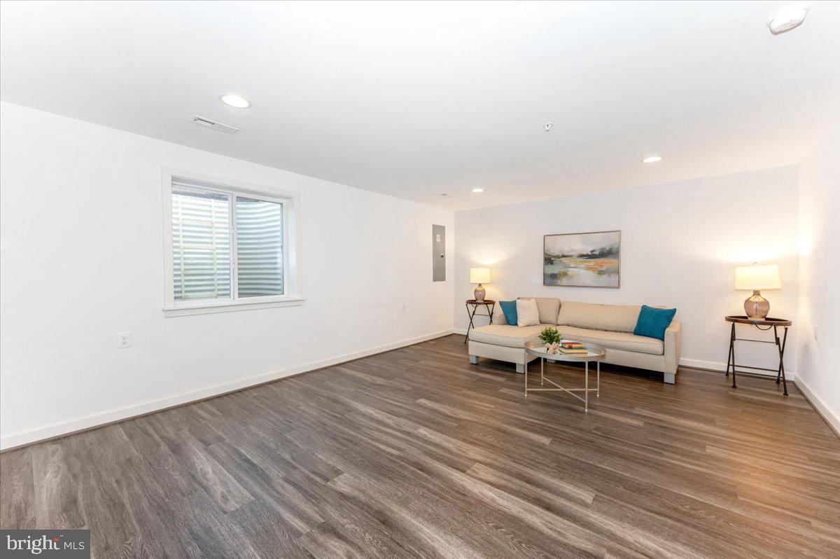 EASTCHURCH - Residential