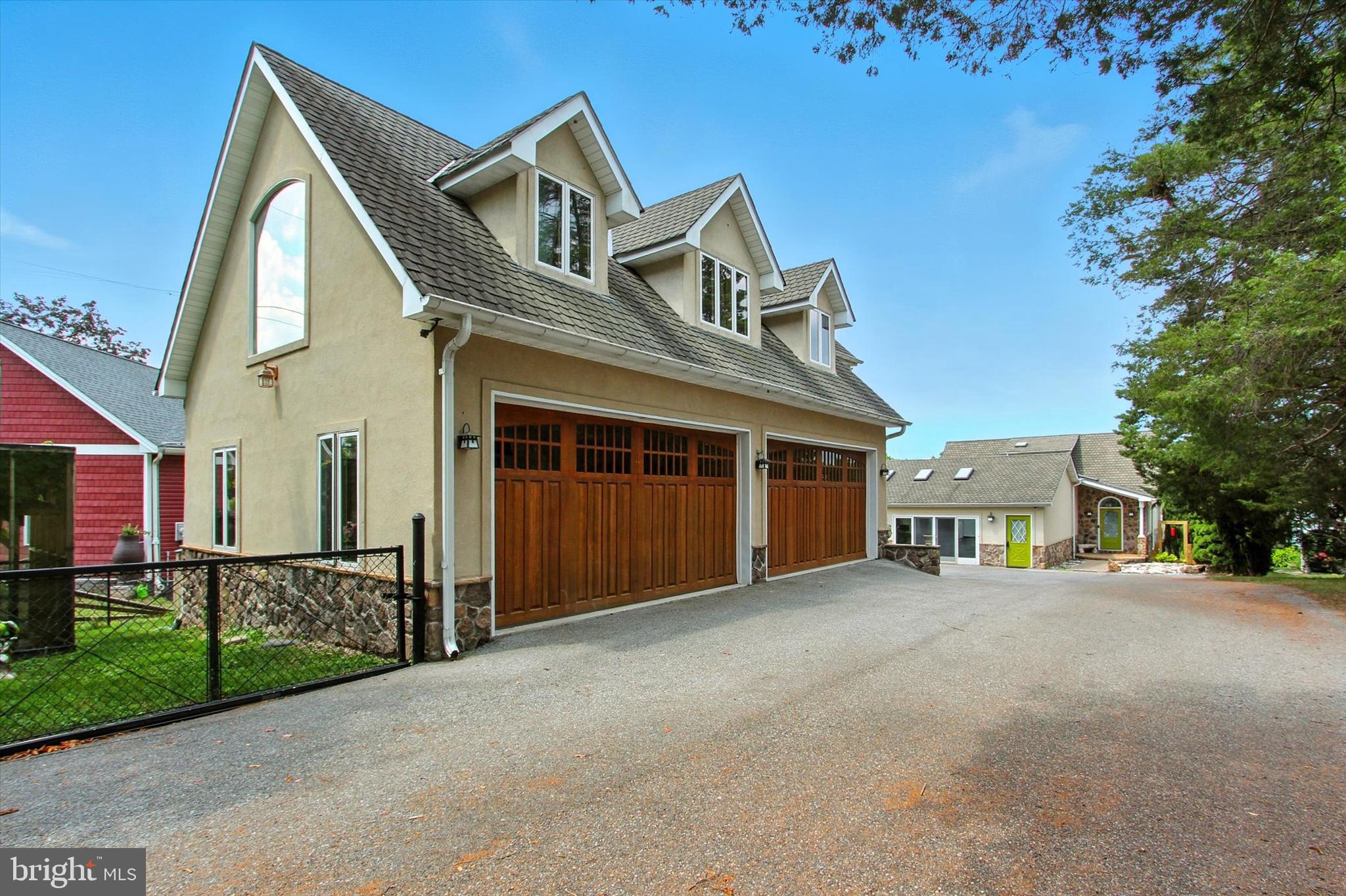 LAKE HERITAGE - Residential