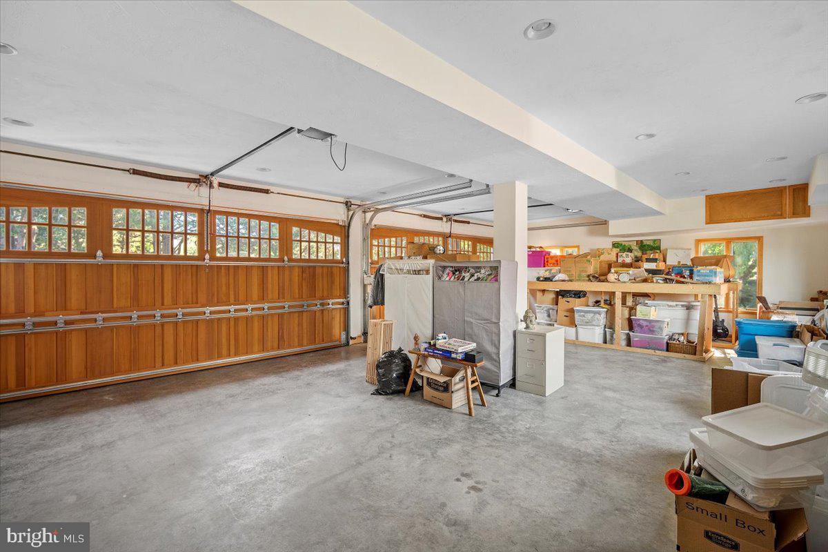 LAKE HERITAGE - Residential