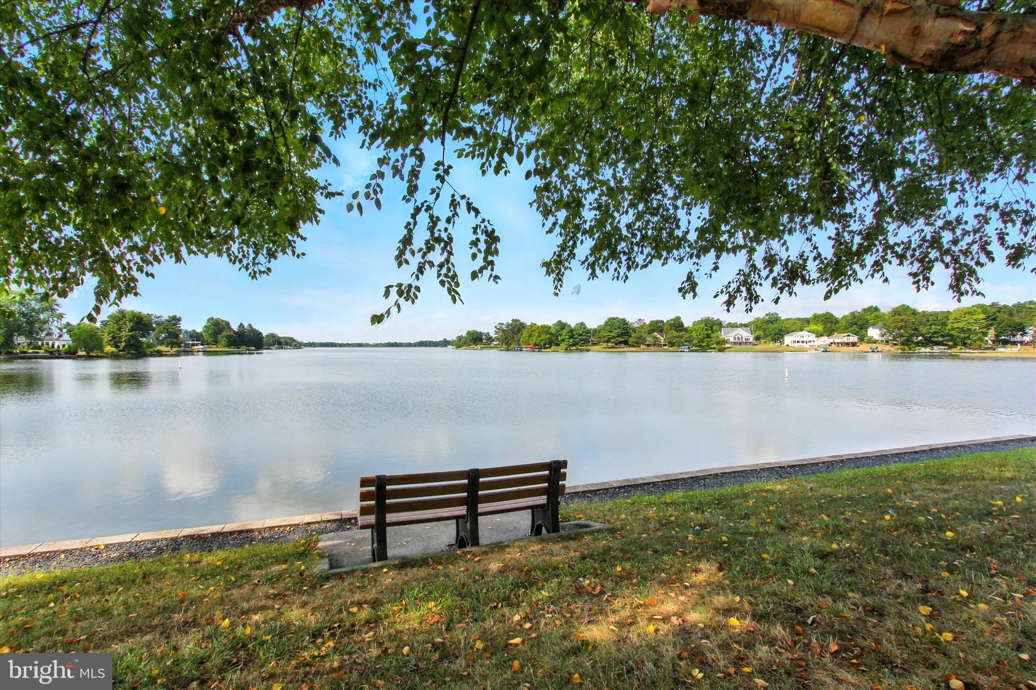 LAKE HERITAGE - Residential