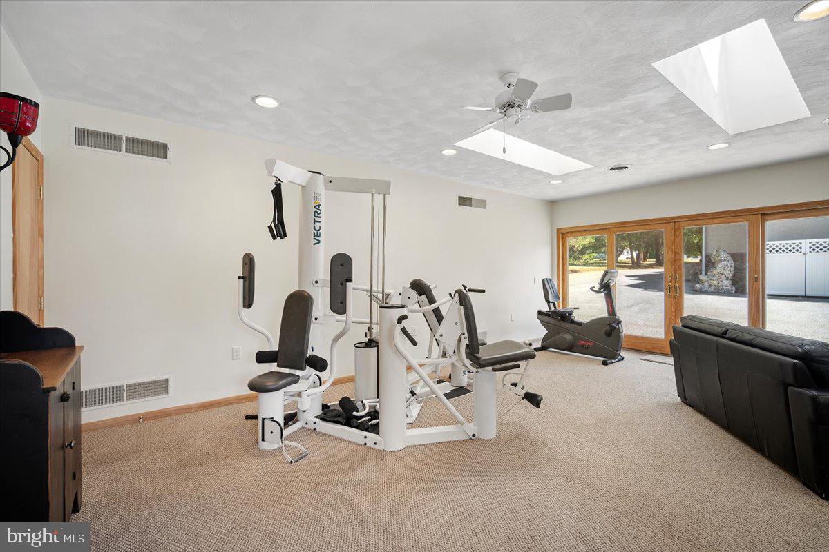 LAKE HERITAGE - Residential