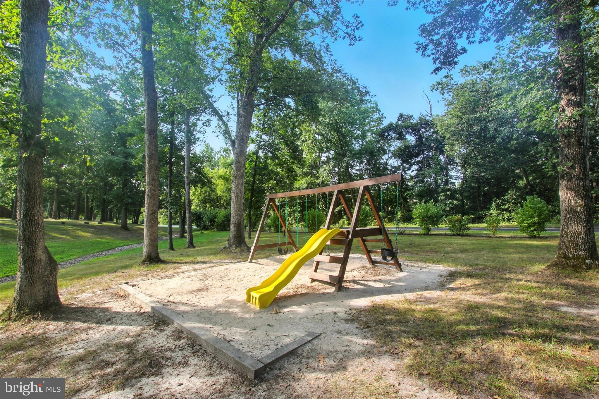 LAKE HERITAGE - Residential